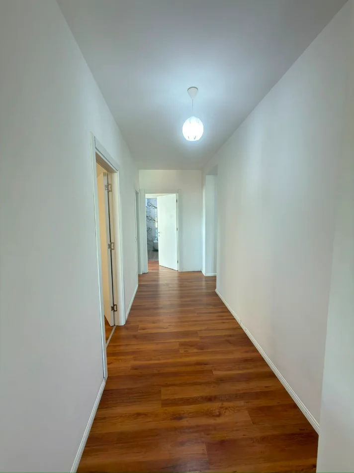 Tirane, jepet me qera 2+1 , 