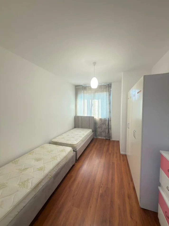 Tirane, jepet me qera 2+1 , 