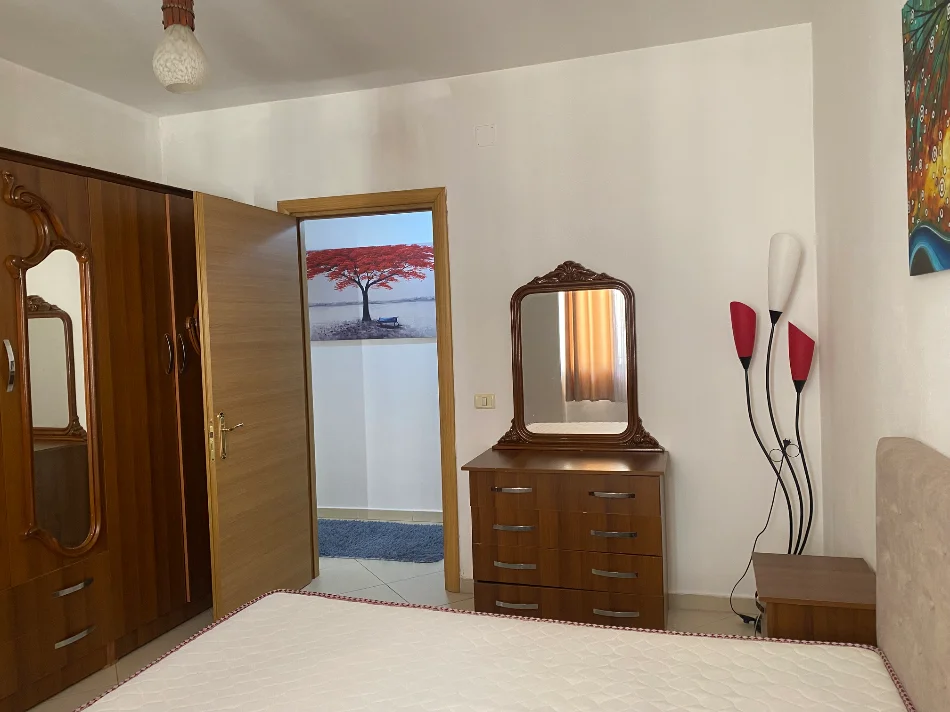 Tirane, jepet me qera apartament 1+1+Ballkon , 65 m² 400 €