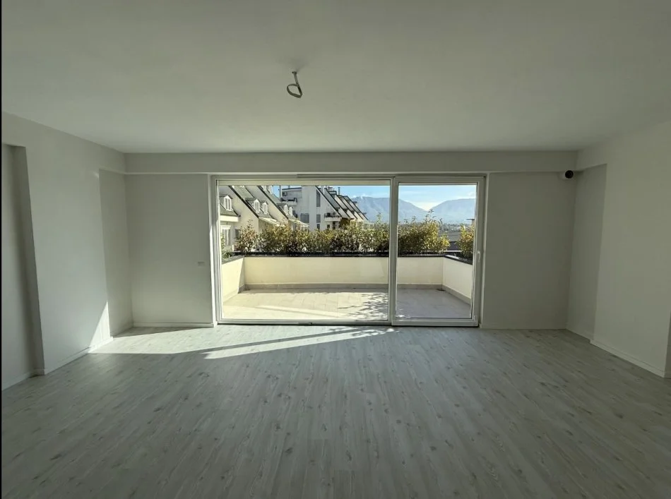 Tirane, shitet apartament Kati 4, 131 m² 360.000 € 