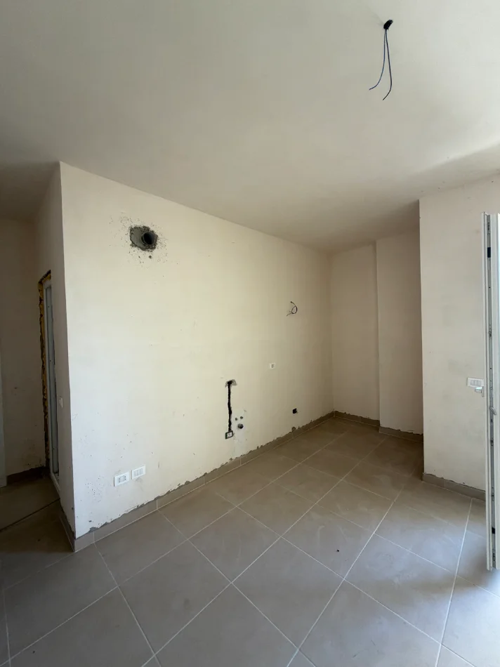 Durres, shitet apartament 1+1+Ballkon Kati 1, 57 m² 74.700 € (Qerret kavaje)