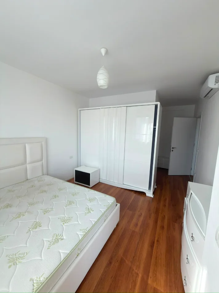 Tirane, jepet me qera 2+1 , 