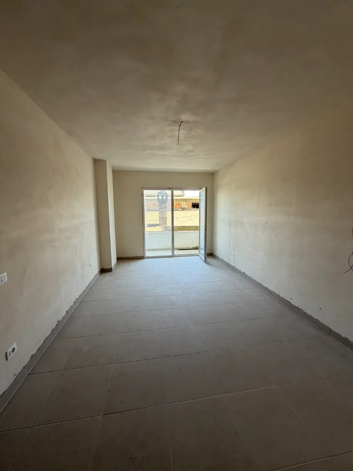 Durres, shitet apartament 1+1+Ballkon Kati 1, 62 m² 80.000 € (Qerret kavaje)