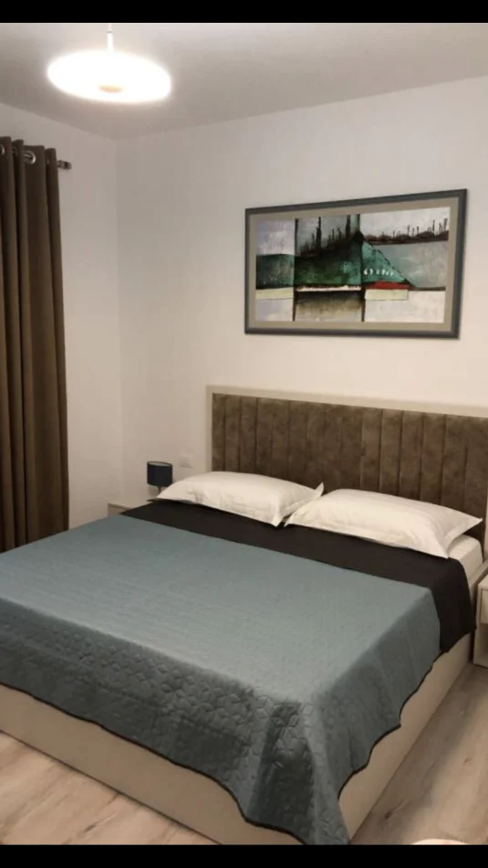 Shqiperi, jepet me qera apartament 1+1 Kati 2, 75 m² 650 € (Abdurrahim Buza)