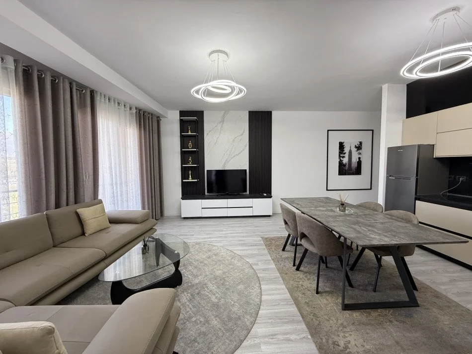 Tirane, shes apartament 3+1+Ballkon Kati 4, 141 m² 335.000 € 