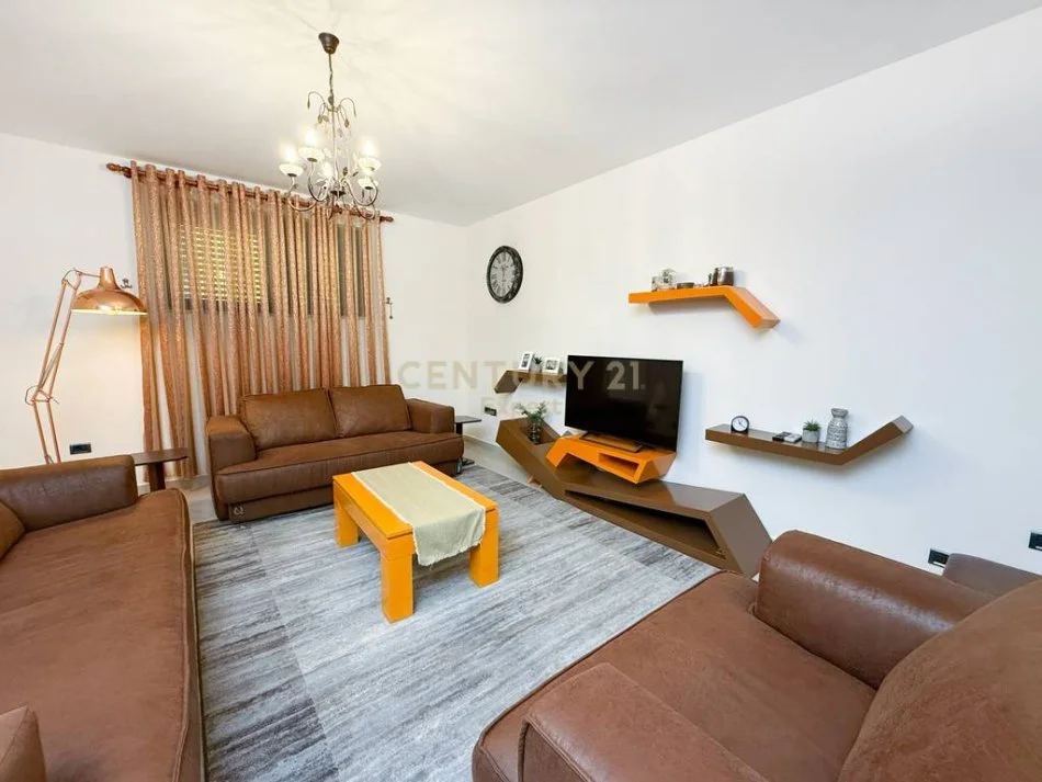 Tirane, shitet Vile Kati 4, 578 m² 1.500.000 € (Rr. Riza Cerova)