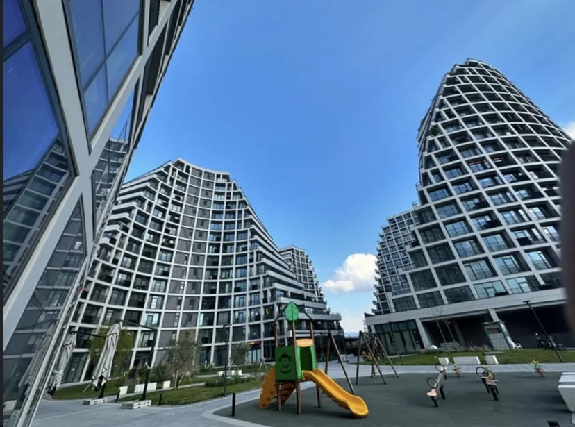 Tirane, jepet me qera apartament 2+1 Kati 9, 120 m² 1.000 € (Lake View - Liqeni Artificial)