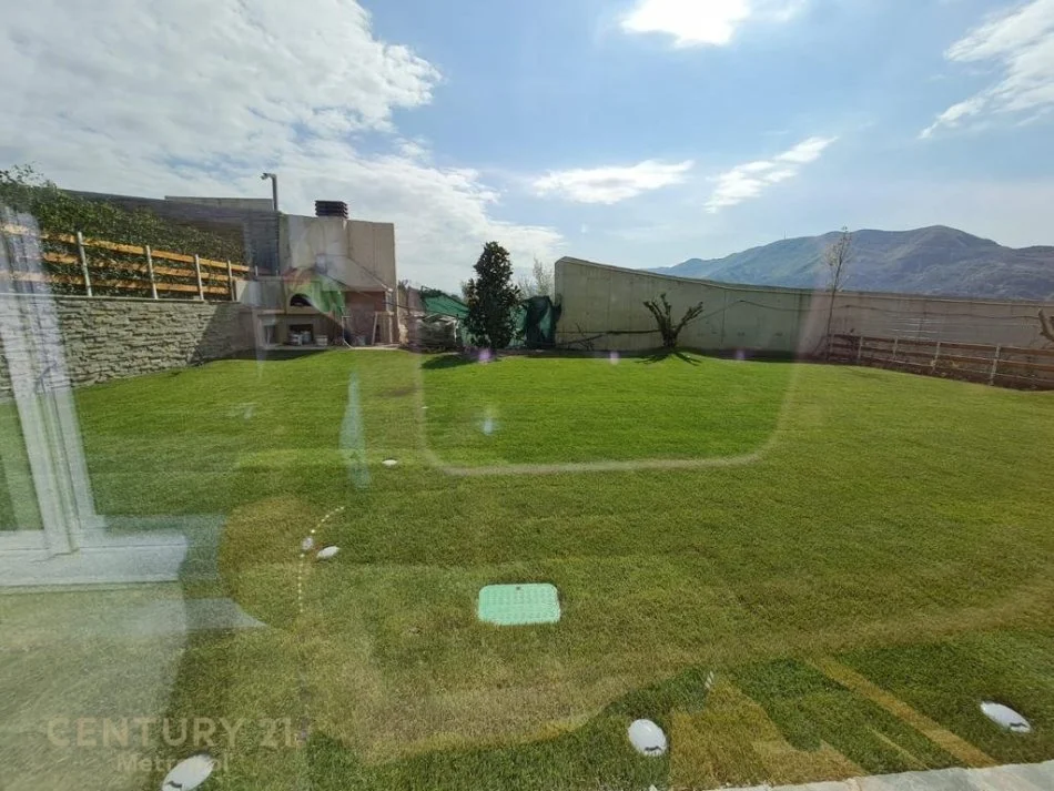 Tirane, shitet Vile 3 Katshe Kati 3, 600 m² 1.500.000 € (Long Hill Residenc)