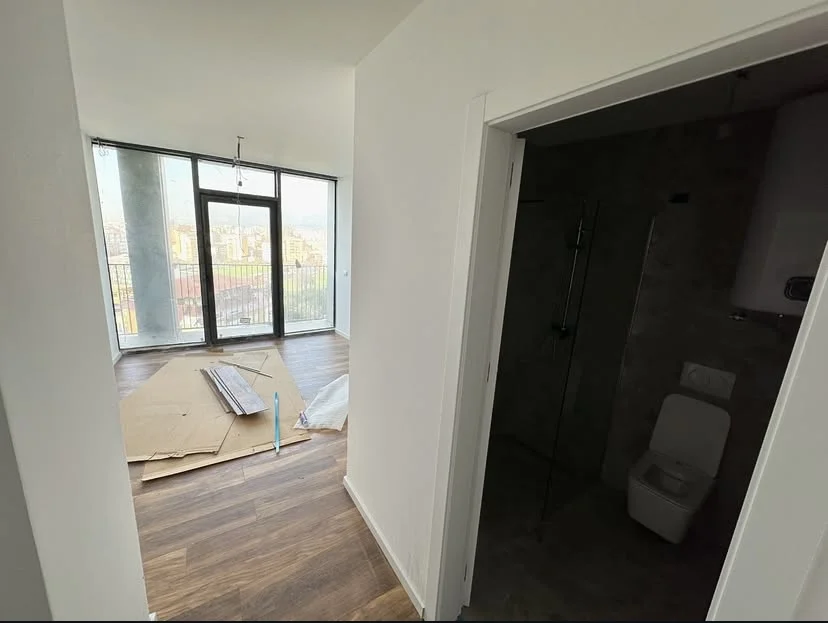 Tirane, jepet me qera apartament 2+1 Kati 9, 120 m² 1.000 € (Lake View - Liqeni Artificial)