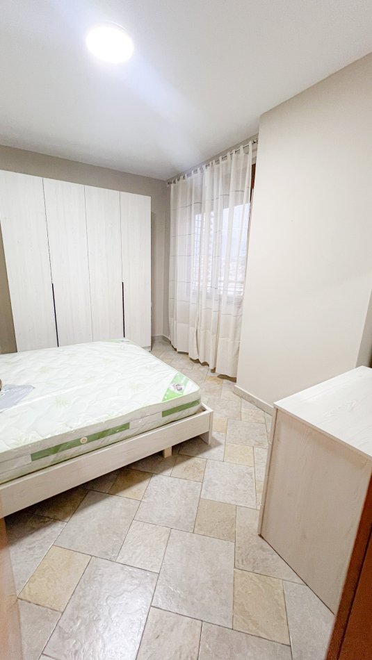 Tirane, jepet me qera apartament 1+1+Ballkon Kati 15, 65 m² 650 € (kostandin Kristoforidhi)