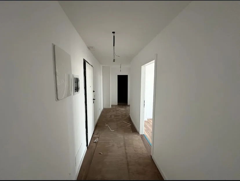 Tirane, jepet me qera apartament 2+1 Kati 9, 120 m² 1.000 € (Lake View - Liqeni Artificial)