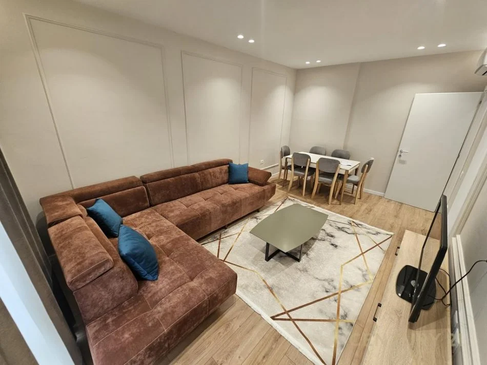 Tirane, jepet me qera apartament 1+1 Kati 7, 78 m² 620 € (Bulevardi i ri)