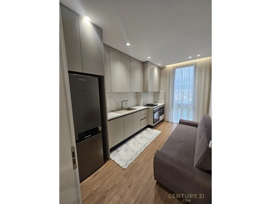 Tirane, jepet me qera apartament 1+1 Kati 7, 78 m² 620 € (Bulevardi i ri)