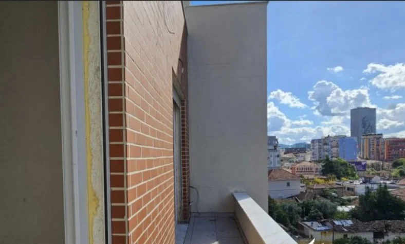 Tirane, shitet apartament 2+1 Kati 5, 107 m² 273.000 € (Pazari ri)