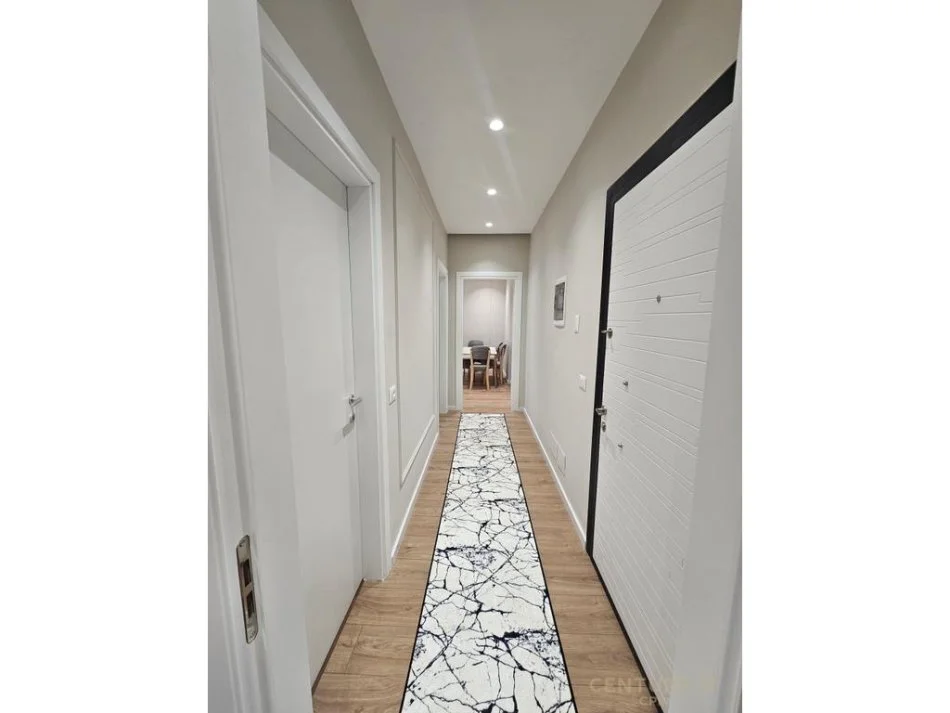 Tirane, jepet me qera apartament 1+1 Kati 7, 78 m² 620 € (Bulevardi i ri)