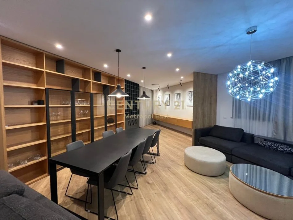 Tirane, jap me qera apartament 2+1 Kati 8, 150 m² 2.000 € 