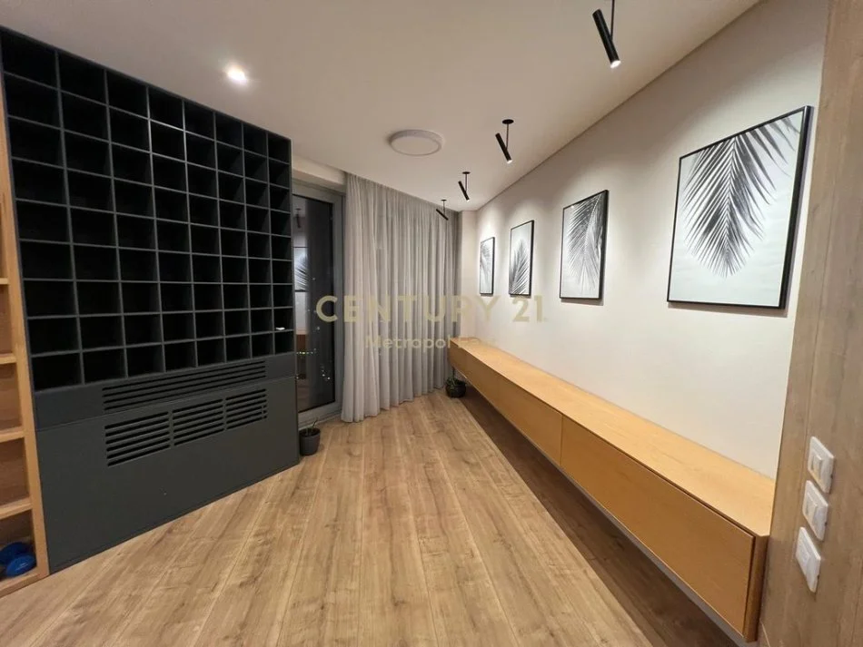 Tirane, jap me qera apartament 2+1 Kati 8, 150 m² 2.000 € 