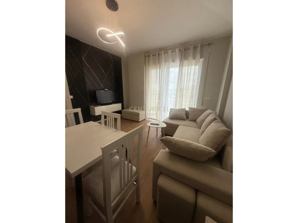 Tirane, jap me qera apartament 1+1 Kati 5, 52 m² 400 € 