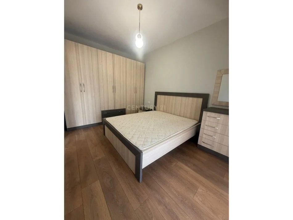 Tirane, jap me qera apartament 1+1 Kati 5, 52 m² 400 € 