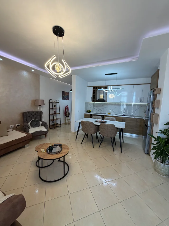 Tirane, shitet apartament 2+1+Ballkon Kati 8, 98 m² (Rruga Besim Alla)