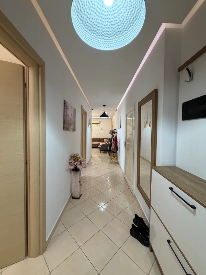 Tirane, shitet apartament 2+1+Ballkon Kati 8, 98 m² (Rruga Besim Alla)