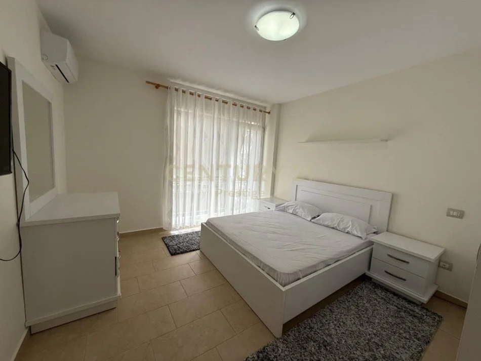 Tirane, jepet me qera apartament 2+1 Kati 8, 100 m² 800 € 