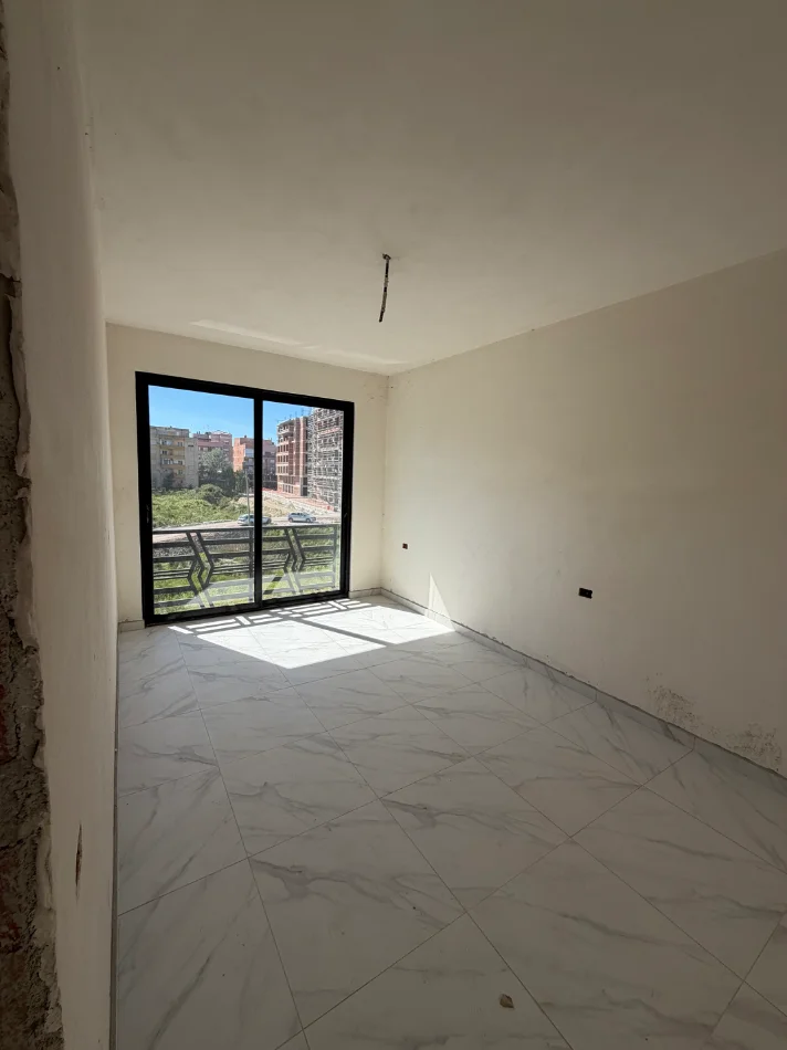 Durres, shitet apartament 1+1+Ballkon Kati 2, 50 m² 60.000 € (Mali robit)