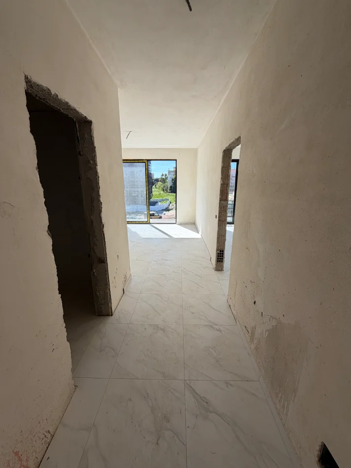 Durres, shitet apartament 1+1+Ballkon Kati 2, 50 m² 60.000 € (Mali robit)