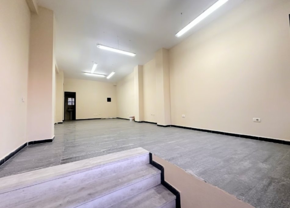 Tirane, jap me qera ambjent biznesi Kati 0, 50 m² 400 € (Rruga Pjetër Budi, Tirane)