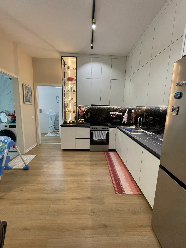 Tirane, shes apartament 1+1+Ballkon Kati 2, 63 m² 120.000 € (Rruga Pasho Hysa)