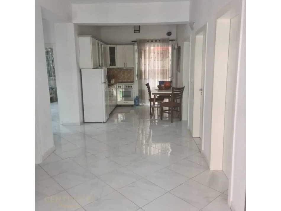 Tirane, shitet Vile 1 Katshe Kati 1, 152 m² 180.000 € (Vilat Selite)