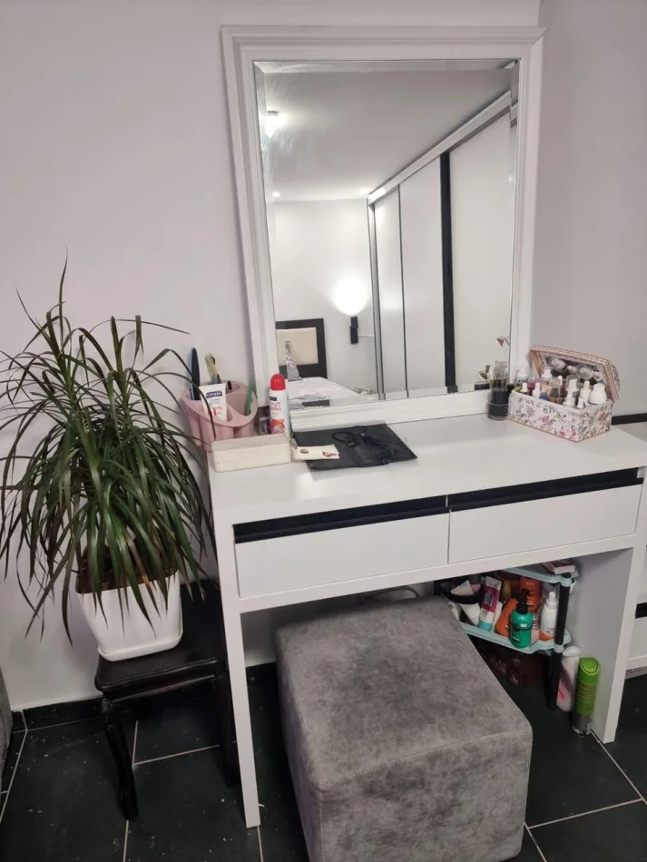 Tirane, shitet garazh | post parkimi Kati 1, 90 m² 130.000 € (Dupleks 2 1 Selite)