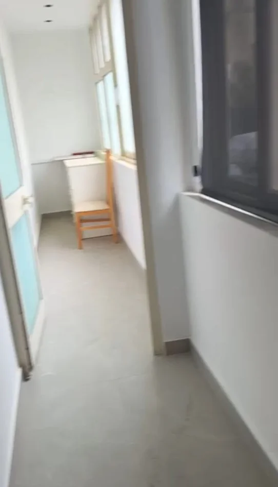 Tirane, jepet me qera ambjent biznesi Kati 1, 75 m² 700 € (Vasil Shanto)