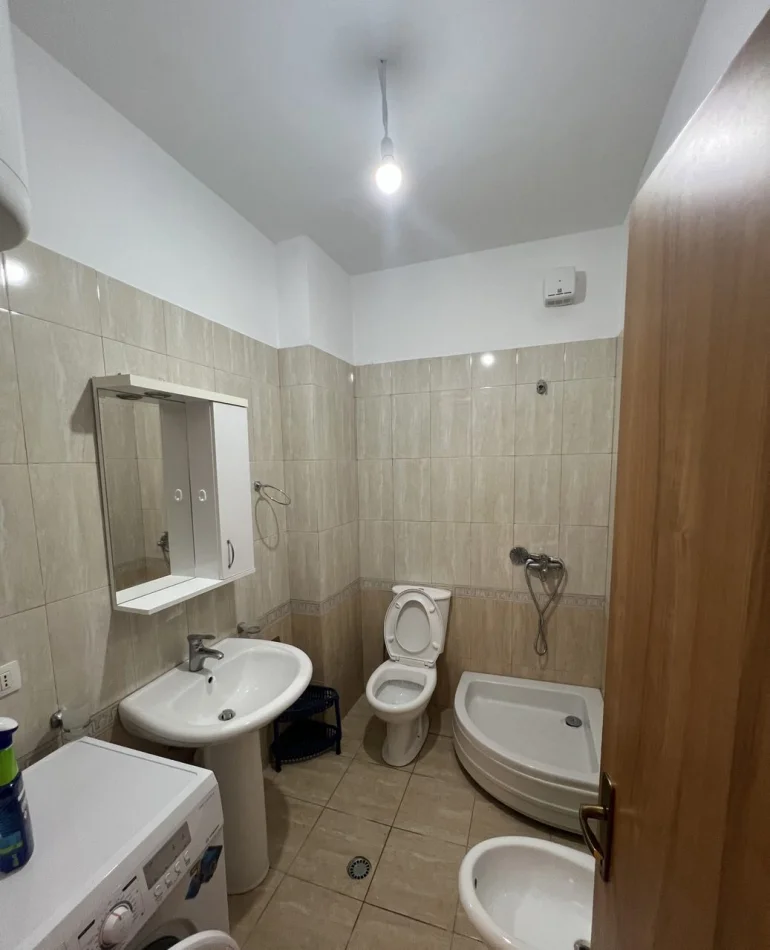 Tirane, jepet me qera apartament 1+1 Kati 2, 78 m² 450 € (Kodra E Diellit)