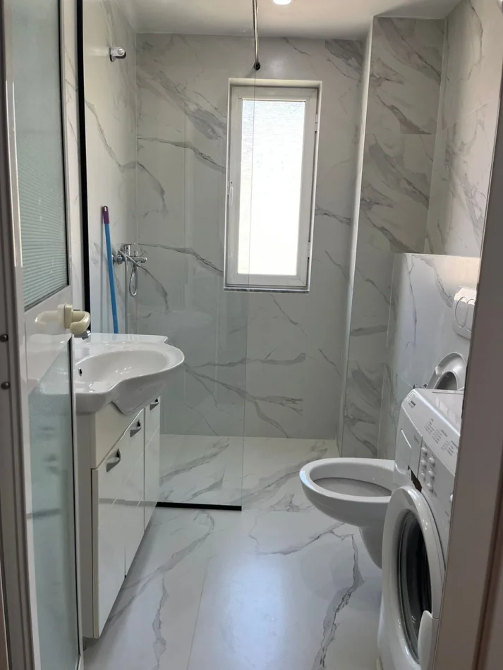 Tirane, jepet me qera apartament 1+1 Kati 4, 55 m² 400 € (Porcelan)