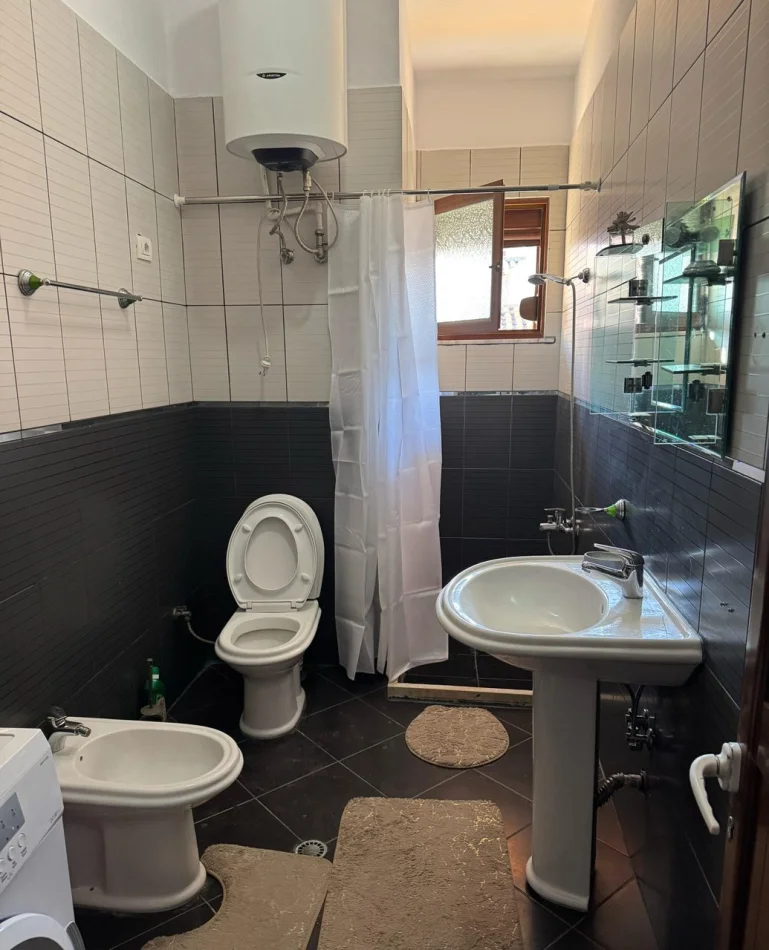 Tirane, jepet me qera apartament 1+1 Kati 6, 60 m² 470 € (Rruga Rrapo Hekali)