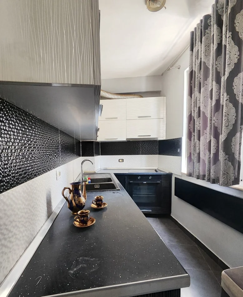 Tirane, jepet me qera apartament 1+1 Kati 3, 78 m² 450 € (Astir)