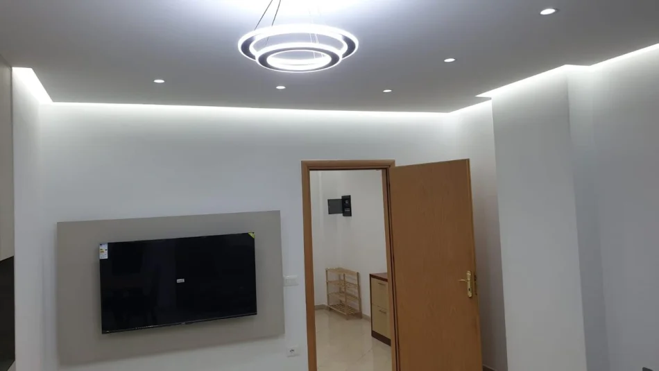 Tirane, jepet me qera apartament 2+1 Kati 2, 60 m² 600 € (Astir)