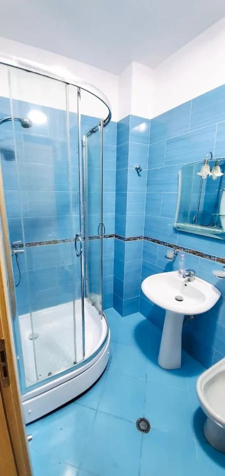 Tirane, shitet apartament 1+1 Kati 8, 186000 € (Ish Tregu Elektrik -Muzeu I Shkencave)