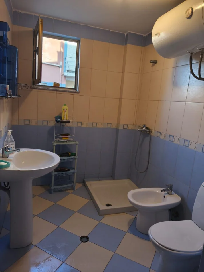 Durres, jepet me qera apartament 1+1 Kati 3, 65 m² 350 € (Golem Plazh)