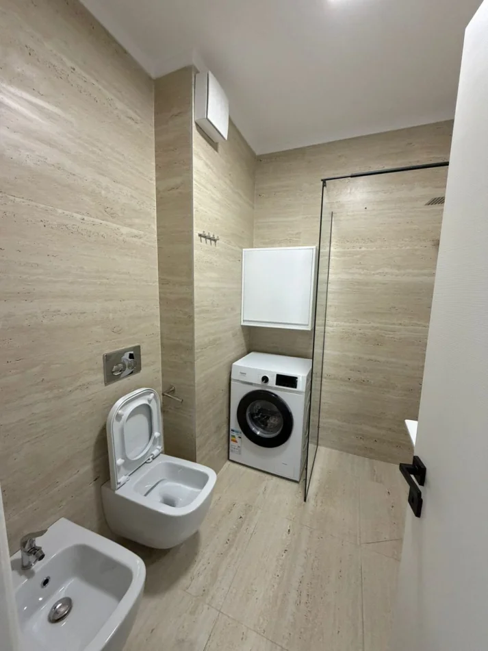 Tirane, jepet me qera apartament 1+1 Kati 3, 55 m² 550 € (Fusha Aviacionit)