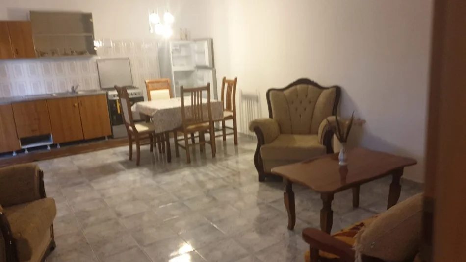 Tirane, jepet me qera apartament 1+1 Kati 2, 65 m² 450 € (Tregu Elektrik)