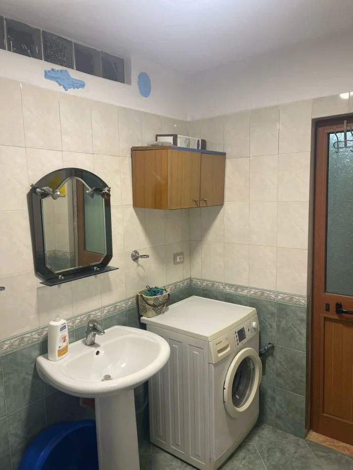 Tirane, jepet me qera apartament 1+1 Kati 5, 70 m² 500 € (Don Bosko)