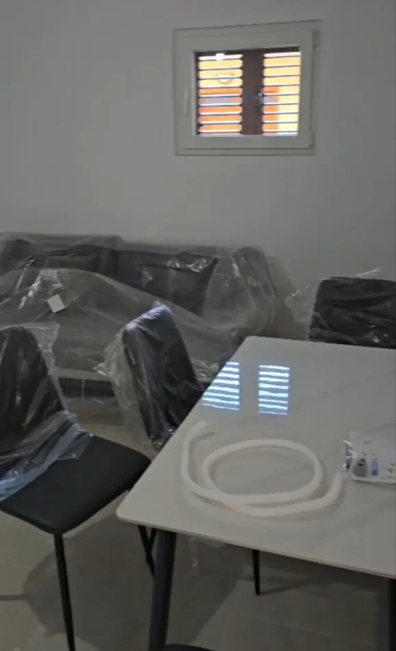 Tirane, jepet me qera apartament 1+1 Kati 2, 65 m² 450 € (Rruga 5 Maji)