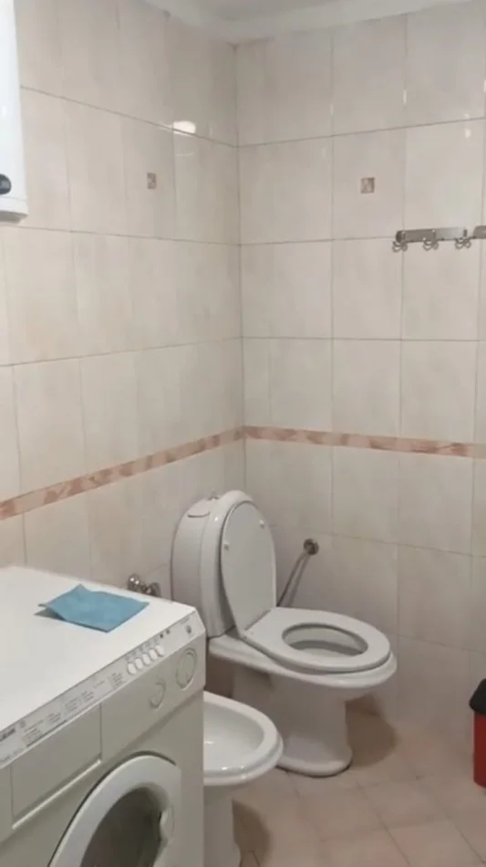 Tirane, jepet me qera apartament 1+1 Kati 3, 54 m² 350 € (Selvia)