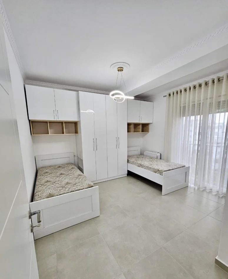 Tirane, jepet me qera apartament 2+1 Kati 5, 100 m² 600 € (Astir)