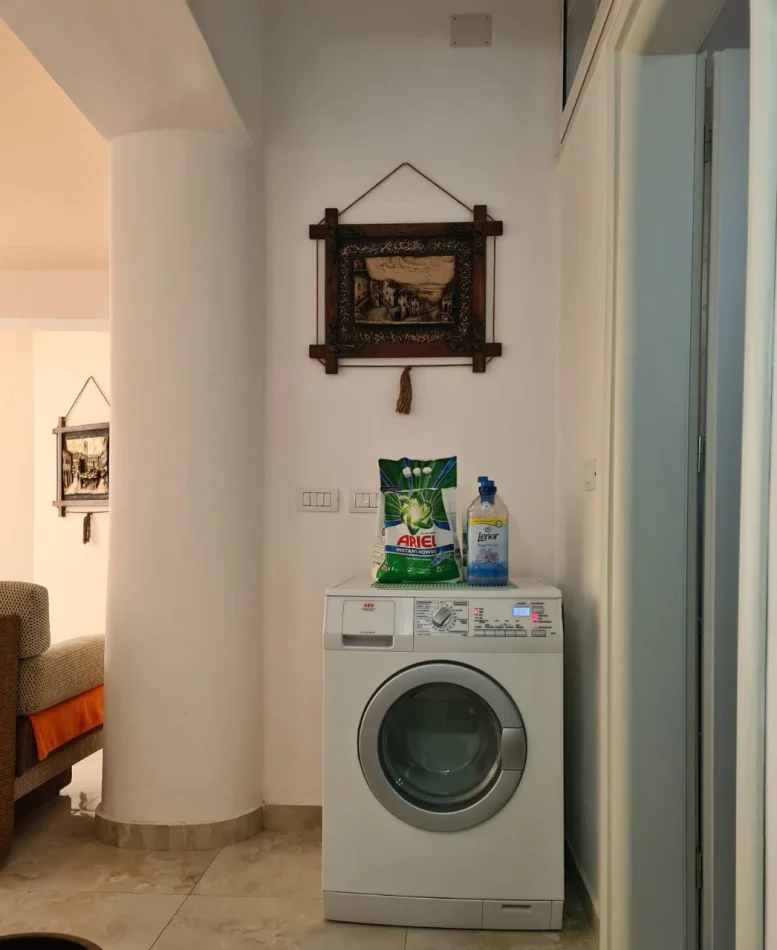 Tirane, jepet me qera apartament 2+1 Kati 1, 90 m² 500 € (Embassy of the United States)