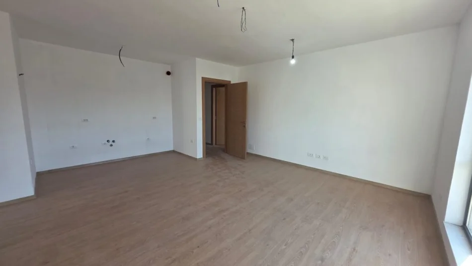 Tirane, jepet me qera apartament 2+1 Kati 2, 100 m² 500 € (Zgara 5 Maj)
