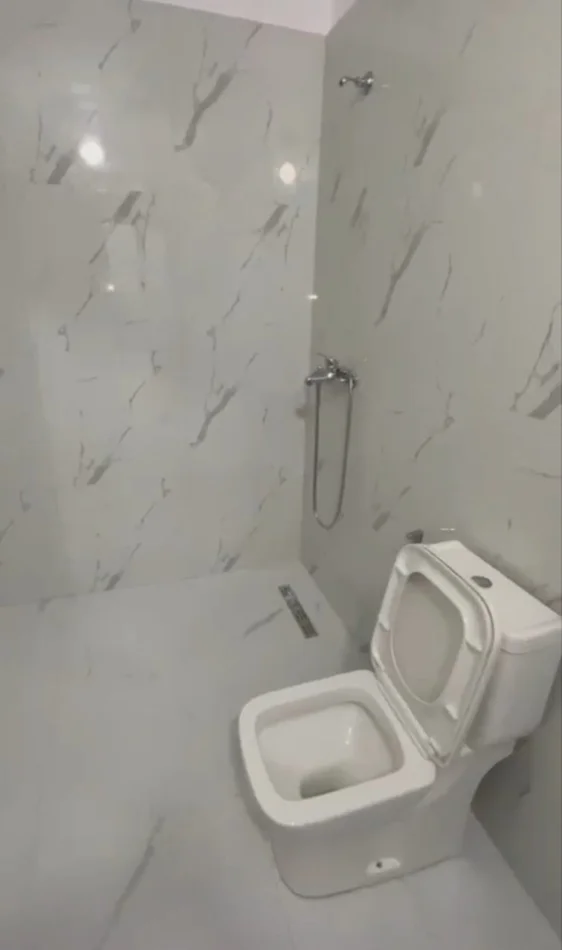 Tirane, jepet me qera apartament 1+1 Kati 1, 65 m² 400 € (Spitali Amerikan 2)