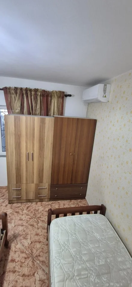 Tirane, jepet me qera apartament 1+1 Kati 1, 70 m² 400 € (Spitali Amerikan 2)